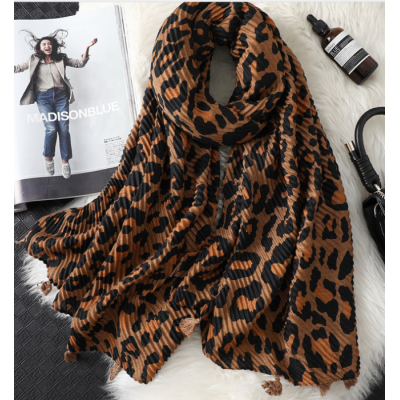 High quality beautiful leopard print four seasons scarf for woman